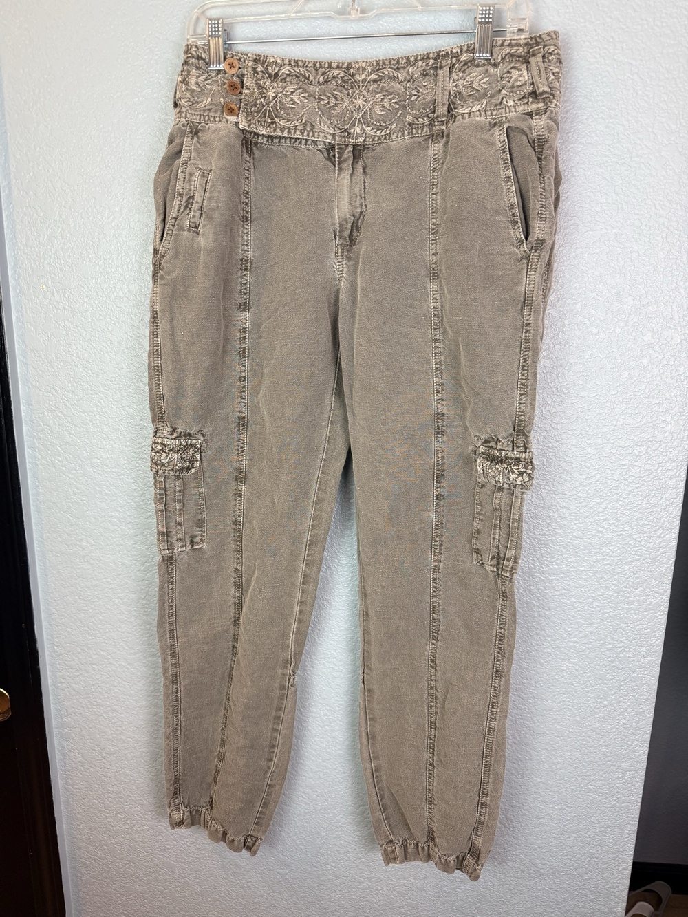 Sundance Pants Womens 10 Beige Linen Jogger Embroidered Floral Ruched Boho